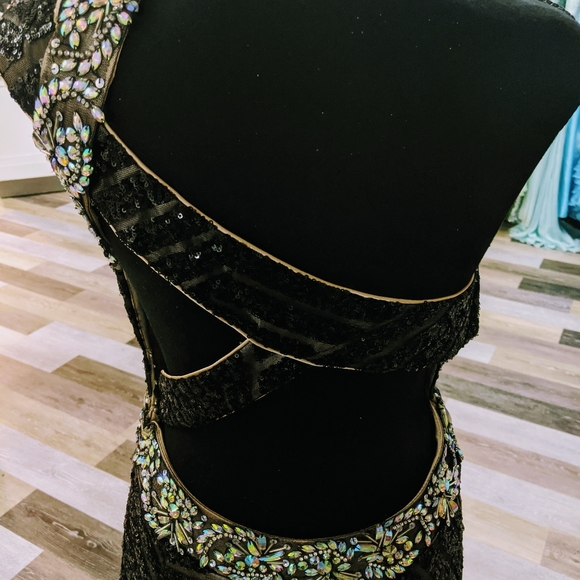 LAST CHANCE Black Sequin Design w/ Beading Dress - Picture 3 of 4
